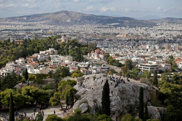 Atena: Pogled s Akropole na grad