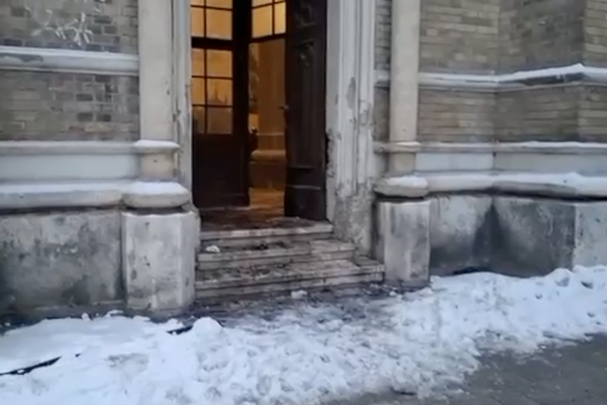 Podmetnut po&zcaron;ar na katoli&ccaron;koj crkvi u Novom Sadu