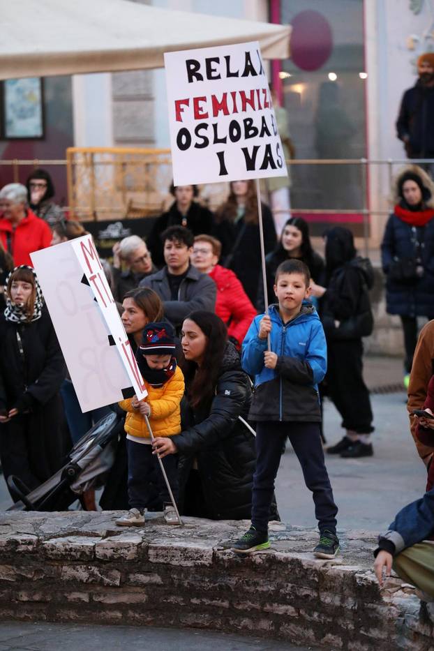 Pula: 4. Noćni marš u Puli pod parolom Žene - kičma otpora