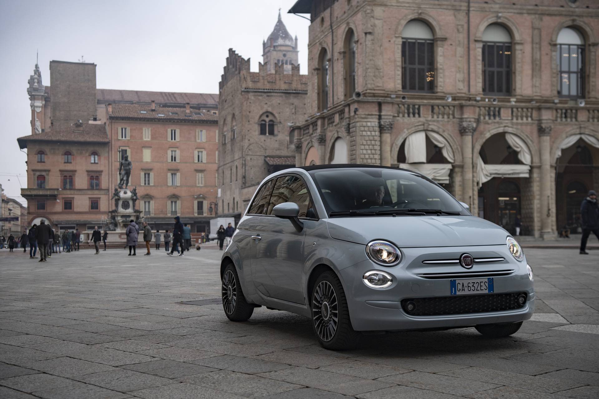 Spreman za novih 13 godina: u Hrvatsku stigao Fiat 500 Hybrid