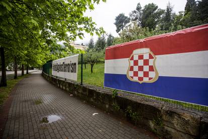 Mostar: Uz transparent #UnitedAgainstTerrorism osvanule zastave Izraela i Herceg Bosne