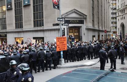 SAD: Masovna uhićenja na Wall Streetu, priveli su njih 100