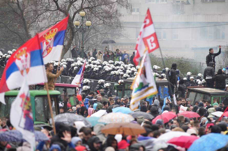 Beograd: Službeno počeo najveći prosvjed u Srbiji "15. za 15"