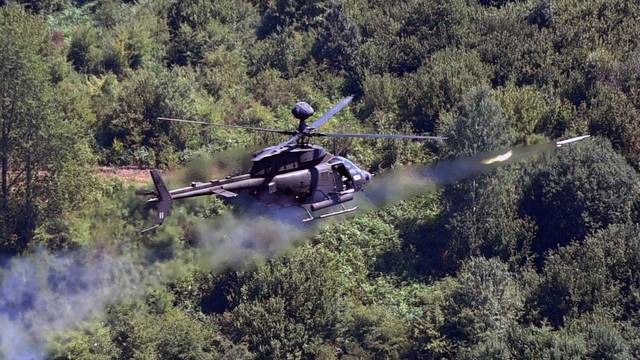 Kiowa helikopteri  u akciji: Prva bojna gađanja i raketiranja...