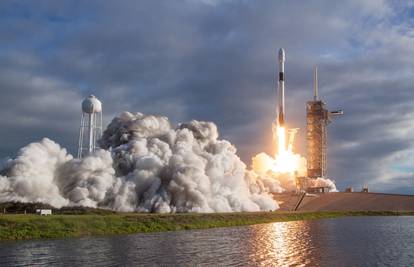 Novi rekord za SpaceX: Čak 64 satelita lansirali u jednoj raketi