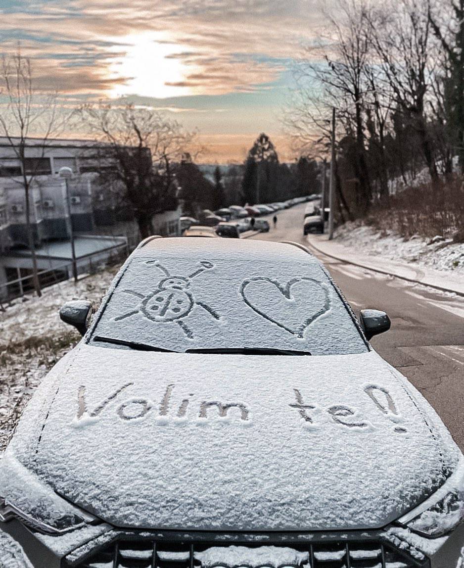 Natašu Janjić je muž iznenadio s romantičnom porukom na autu