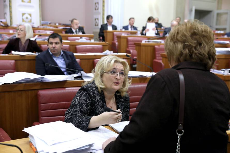 'Treba vam skinuti imunitet i poslati vas svih na Goli otok'