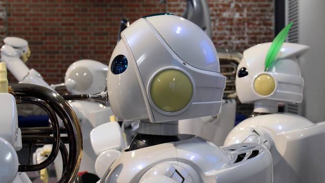 Brigu za starije i malu djecu u budućnosti će preuzeti roboti