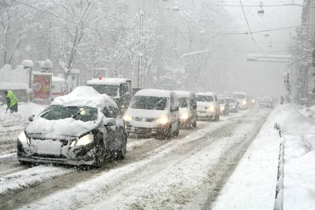 ARHIVA - Zagreb je 14. siječnja 2013. bio zatrpan snijegom