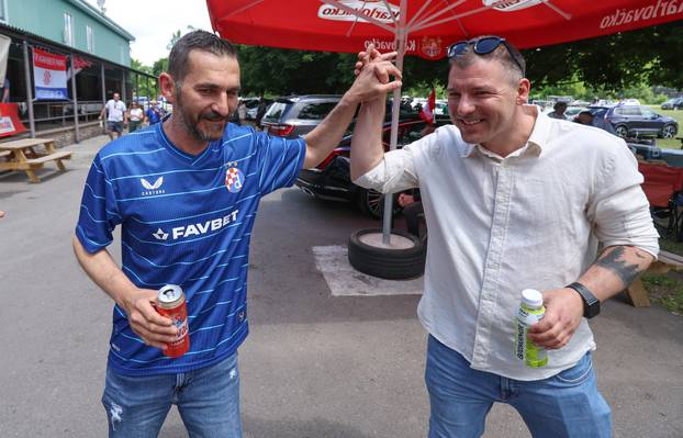 SP 2026 Mississauga: Fenomenalan susret hrvatskih navijača, Dinamovac ljubio grb Hajduka a Hajdukovac Dinama