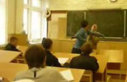 Rusija: Profesor je udario učenika i onda dobio batina