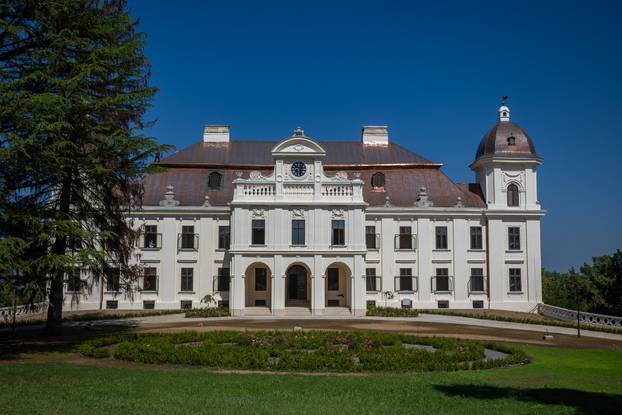 Obnovljeni dvorac Pejačević u Našicama