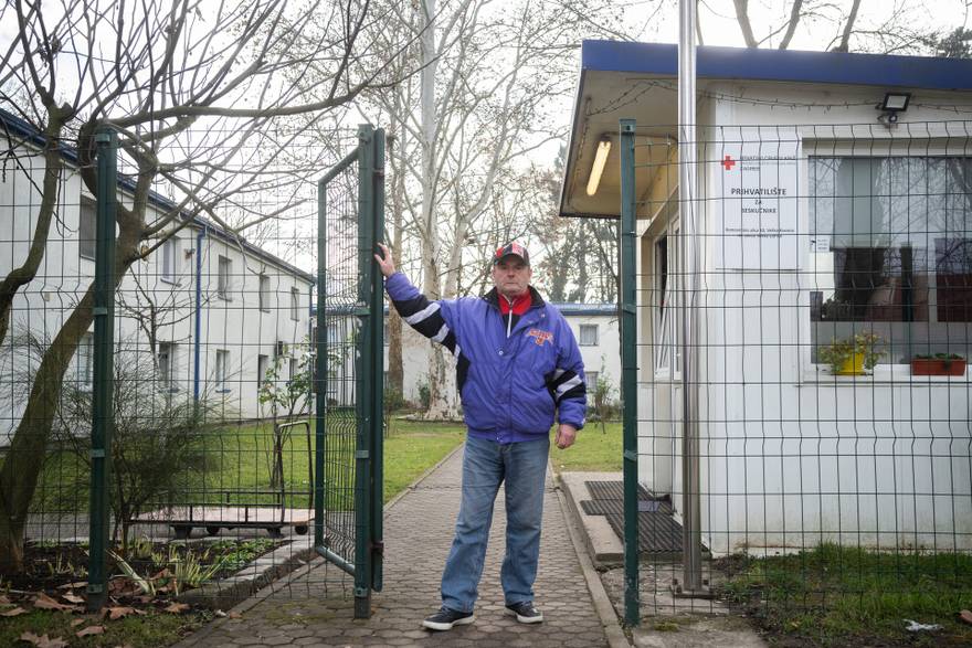 Branko (62) iz Prihvatili&scaron;ta u Velikoj Kosnici: 'Po domovima &zcaron;ivim od svoje &scaron;este godine'