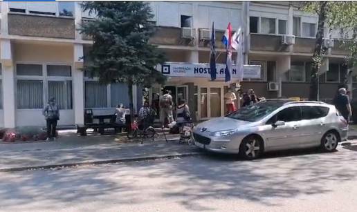 Novi privremeni dom: U Hostel Arena preselili su već 140 ljudi