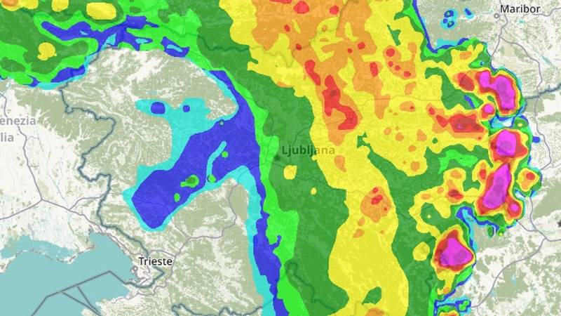 Nevrijeme poharalo Sloveniju: Vjetar trgao stabla, čupao i krovove! Tisuće ljudi bez struje