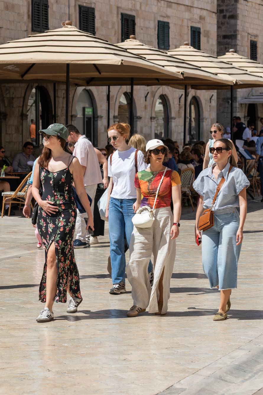 Sunčan i topao dan u Dubrovniku