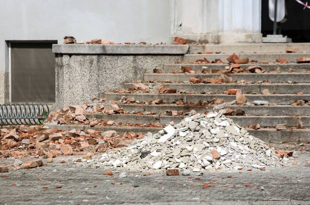 Zagreb: Predsjednik Zoran Milanović obišao oštećene objekte Medicinskog fakulteta