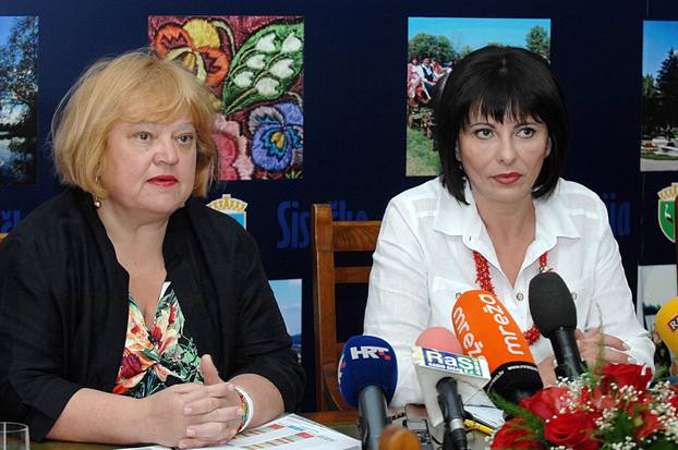 Sisak: Ministrica Anka Mrak Taritaš posjetila županiju u vezi legalizacije