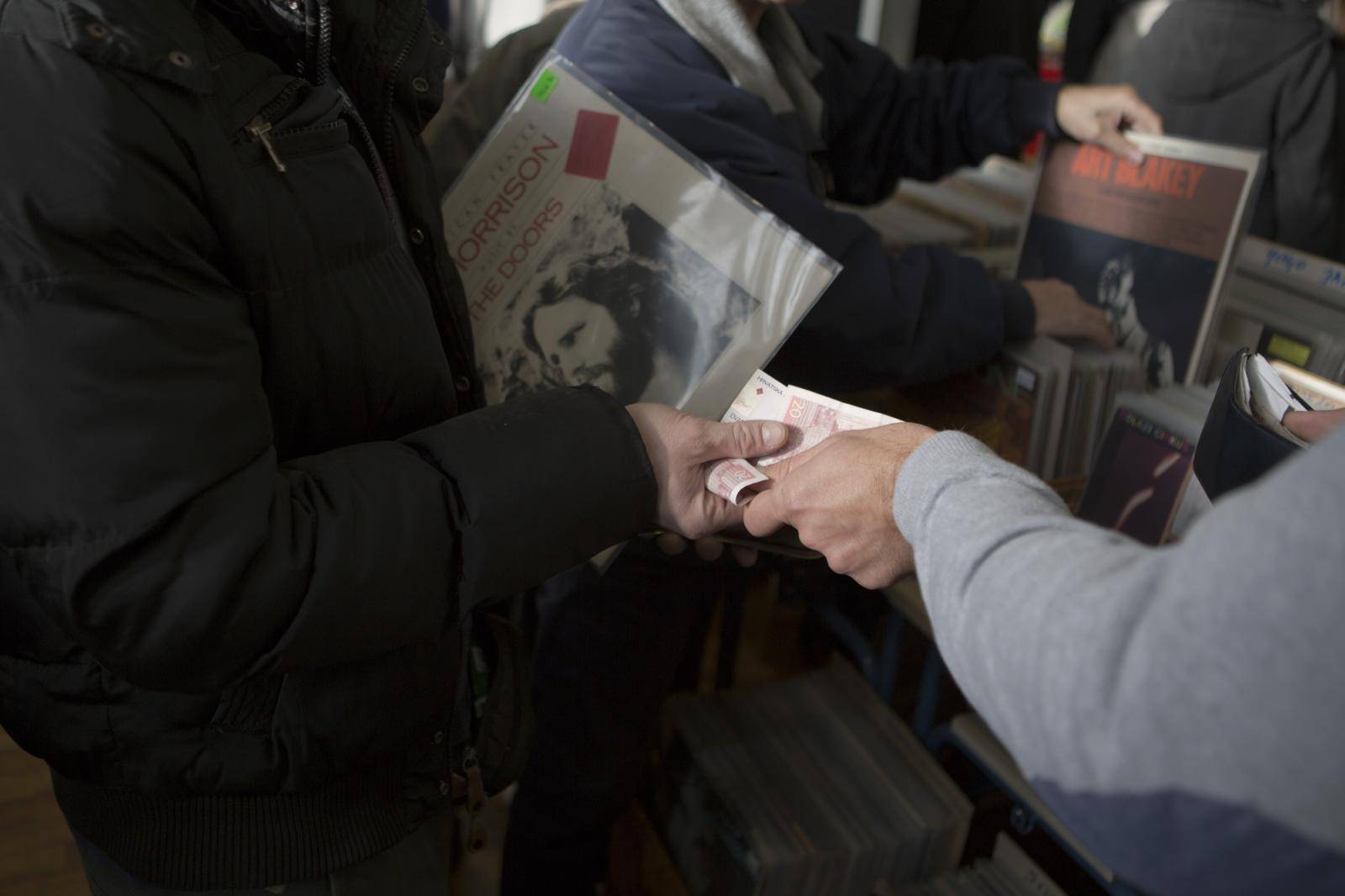 Stari i mladi pohrlili po vinilke: 'Ploče nemaju konkurenciju'