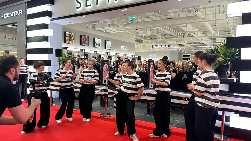 FOTO/VIDEO Otvorena je! Uz glasno odbrojavanje Sephora u Zagrebu otvorila vrata
