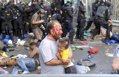 Ekskluzivno iz Horgoša: Kaos, opća tučnjava, bacali su djecu