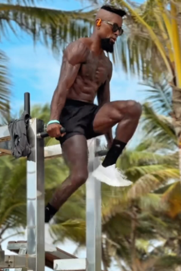 FOTO Bivša ikona Bayerna s 51 na leđima je kao Terminator!