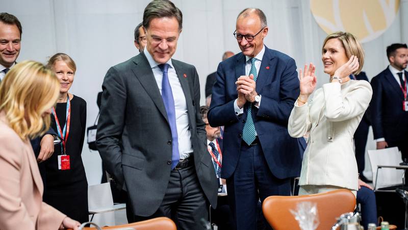 Ministri EU v Bruslju razpravljali o pomoči Ukrajini in krepitvi obrambe