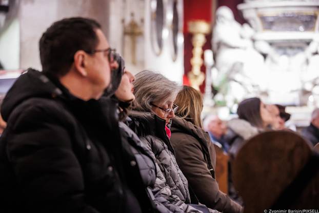 Split: U katedrali svetog Dujma služena je misa polnoćka 