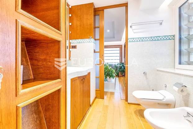 Prodaju penthouse u kojem se Lana Jurčević brčkala u jacuzziju i snimila hit! Cijena je vrtoglava