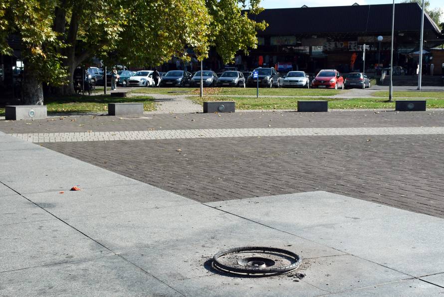 Sisak: Ponovo ugašen vječni plamen kod spomenika poginulim hrvatskim braniteljima