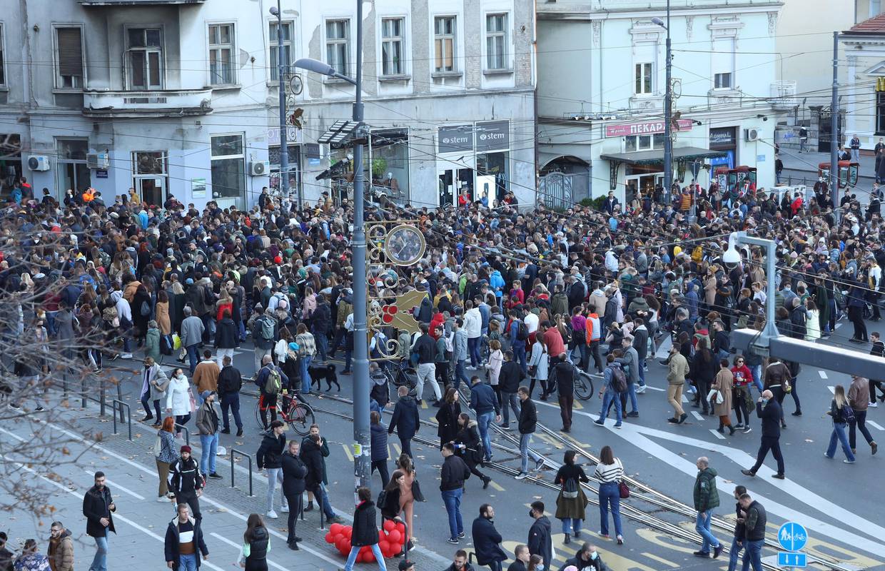 Zakon izmijenjen pod pritiskom, prosvjedi u Srbiji se nastavljaju
