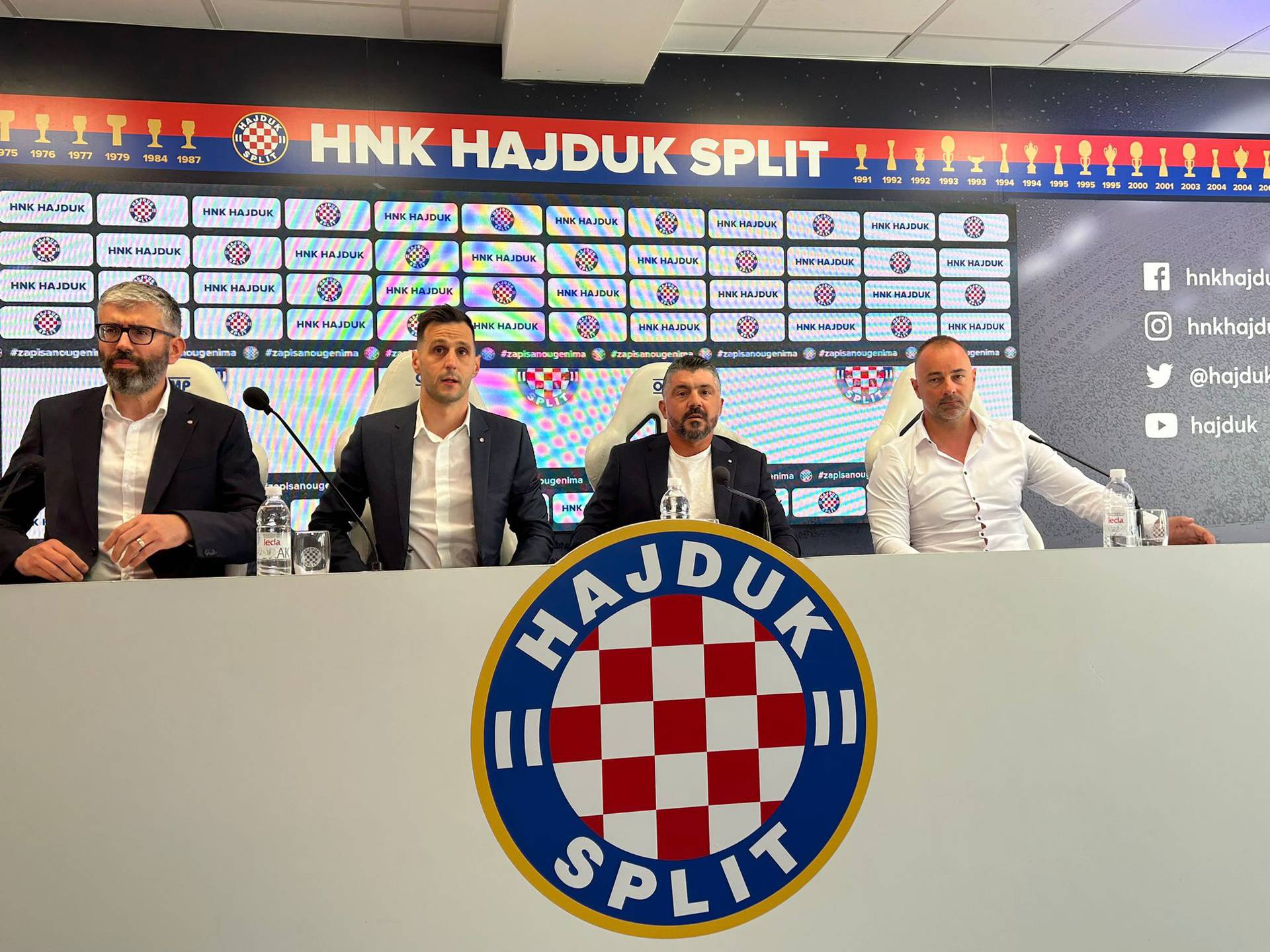 Džeko i Rakitić poručili su Nikoli Kaliniću da žele doći u Hajduk! Pregovori su u završnoj fazi...