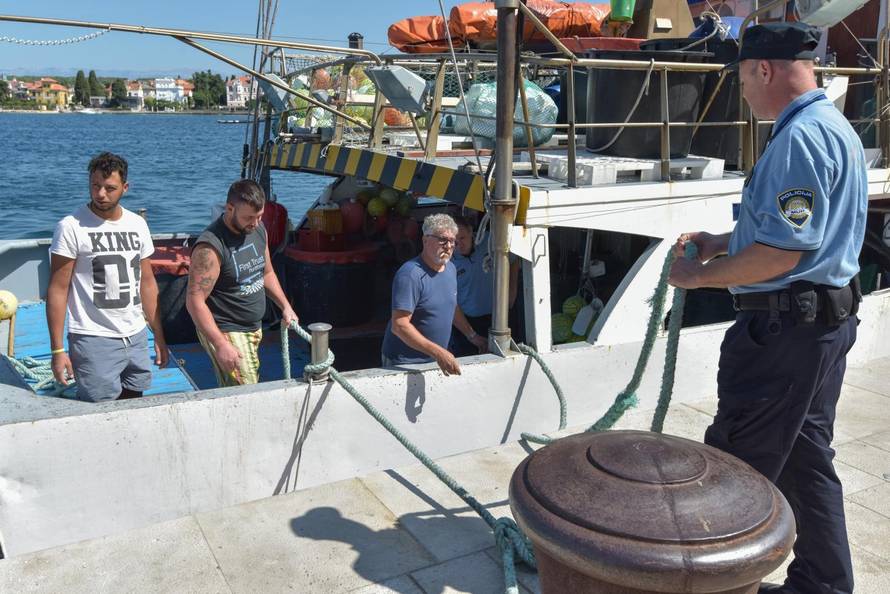 Kod Dugog otoka našli Talijane koji su lovili ribu: 'Vaffanculo!'
