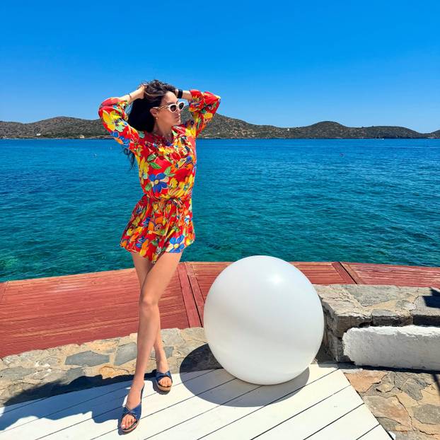 FOTO Ova olimpijka može sve. Na skijama osvaja medalje, a u tangicama podsjeća da je model