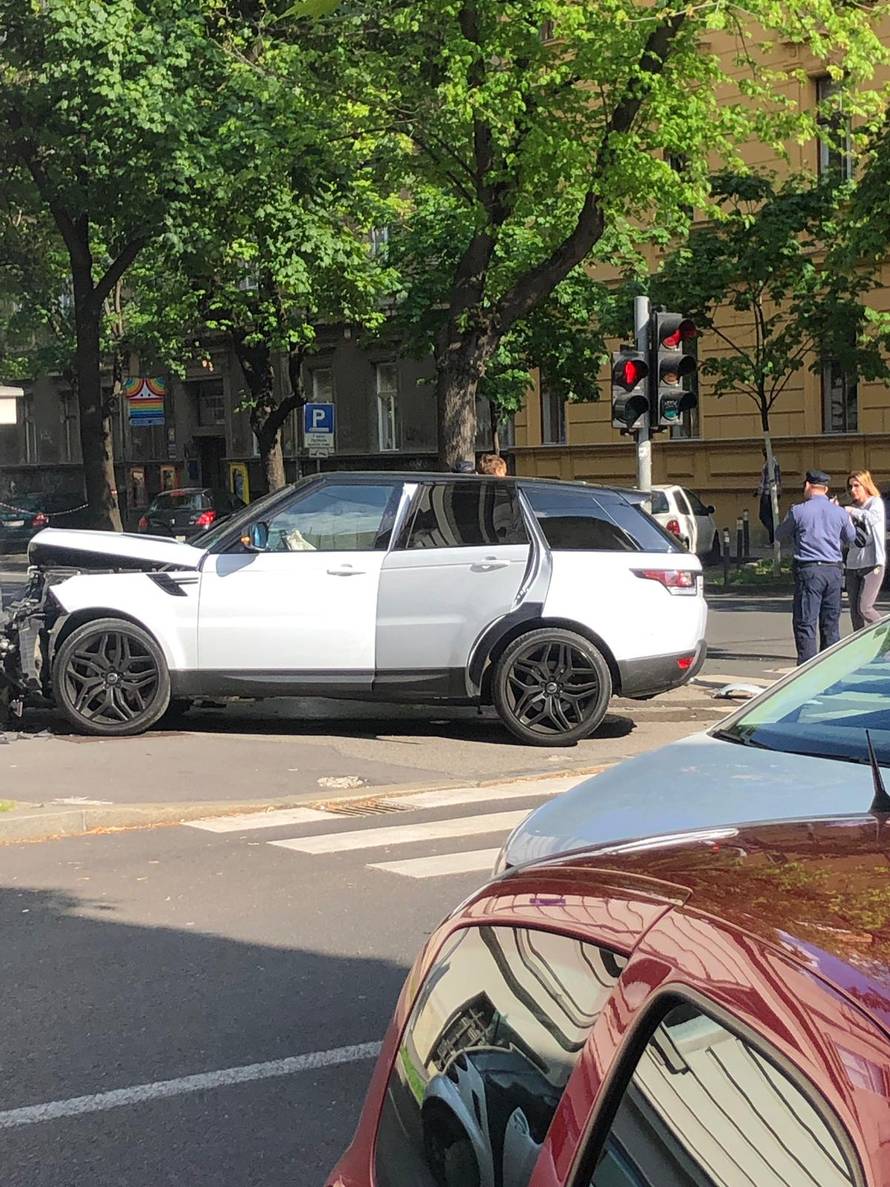 'Honda se zabila u Land Rover, istraga nesreće je u tijeku...'