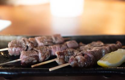 Prava poslastica: Korejski pork belly ražnjić za egzotično ljeto