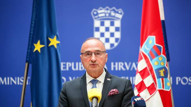 Zagreb: Konferencija za medije ministra Gordana Grlića Radmana