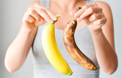 Uzrokuje li jedenje banana zatvor ili potiču probavu? Ovisi jedete li zelene, smeđe ili žute