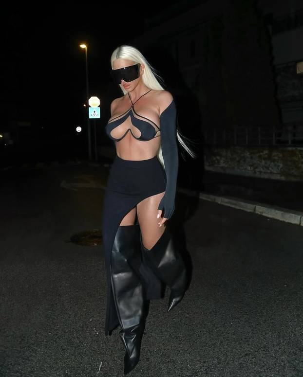 Karleuša objavila fotku: Ovdje imam 14 godina. Lagala sam  da je 18 da mogu na izbor za miss!