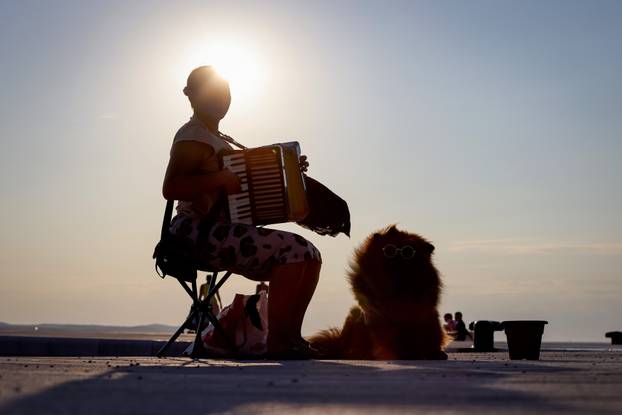 Zadar: Turisti uživaju u šetnji gradom