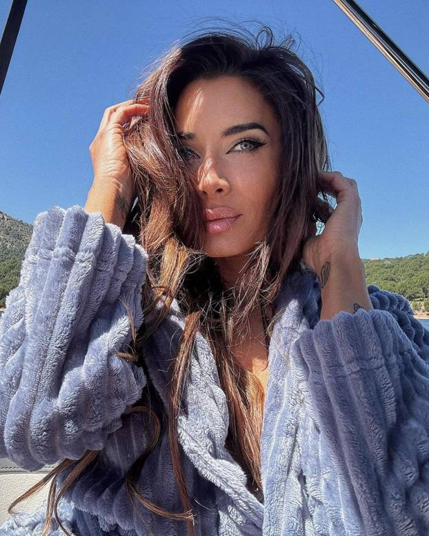 FOTO Izabranica Sergija Ramosa šokirala izjavom: Legendarni realovac 'jedva sklapa krajeve'