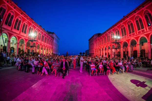 Split: Finalna večer Splitskog Festivala na Prokurativama