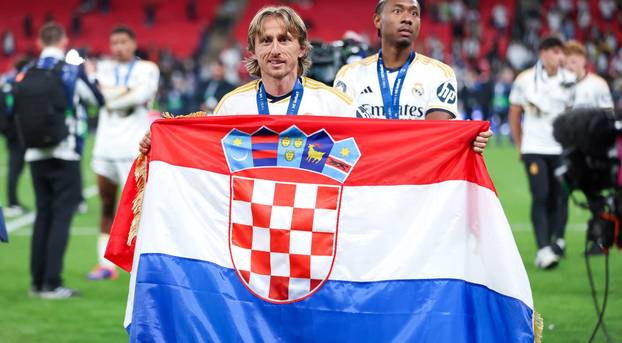 Modrić  najtrofejniji Realov igrač u povijesti, 6. put dignuo pokal Lige prvaka