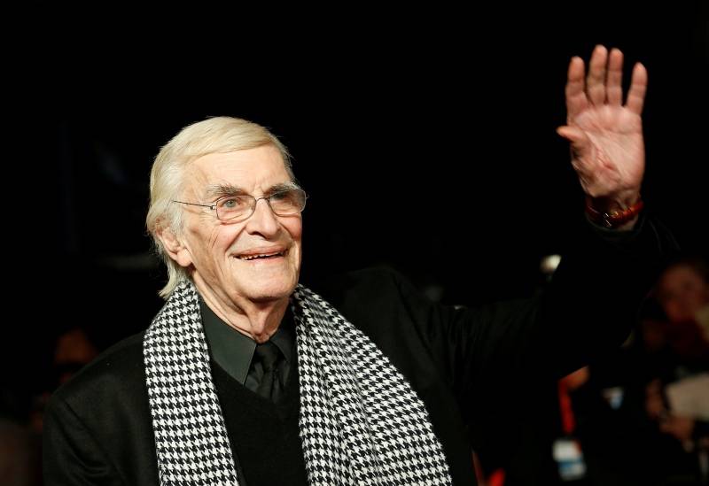 FILE PHOTO -  Actor Martin Landau arrives for the European premiere of the film "Frankenweenie" at the Odeon Leicester Square in central London