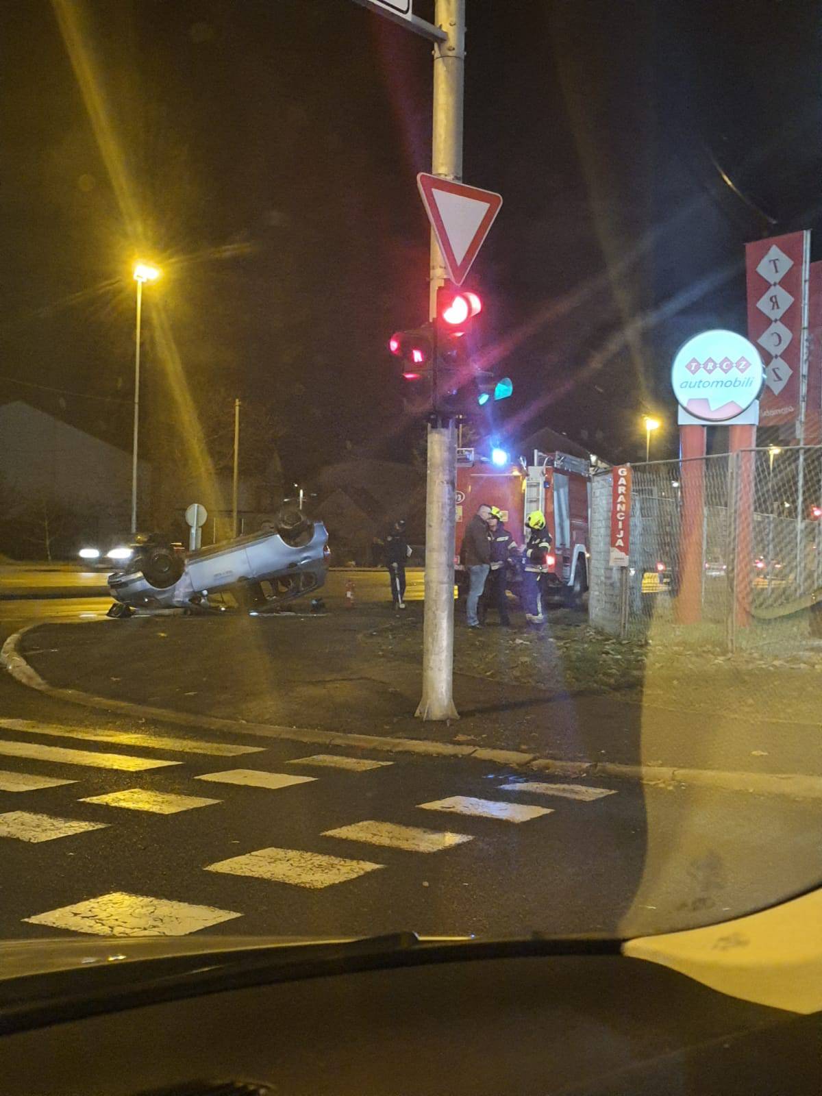 'Taksist se prevrnuo i otkinuo semafor. To je grozno raskrižje'