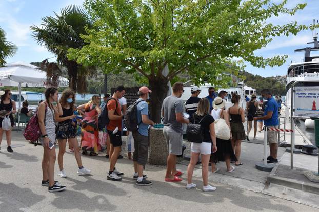 Brodski obilazak Nacionalnog parka Krka oduševio je turiste