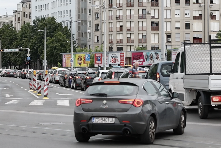 Zagreb: Ozaljska ulica zatvorena je za sav promet zbog radova na izgradnji novog vodoopskrbnog cjevovoda