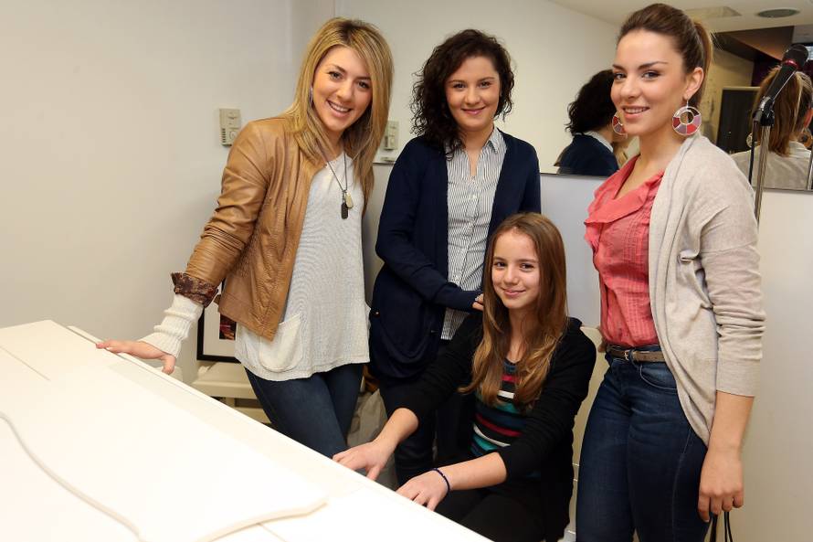 Zagreb: Glazbeno talentirane sestre Pali? bave se pjevanjem