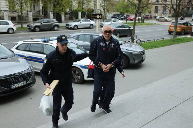 Osijek: Uhićeni sudac Mirko Živić dovezen je na Županijski sud kod istražnog suca