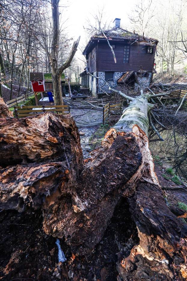24sata Zagreb: U nevremenu oštećeno izletište Kraljičin zdenac